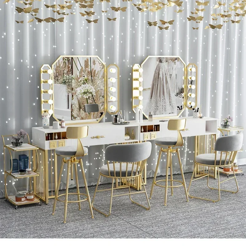 Beauty And Makeup Studio - สตูดิโอถ่ายภาพ โต๊ะเครื่องแป้ง แต่งหน้า ถ่ายภาพงานแต่งงาน โต๊ะแต่งหน้า ความงาม