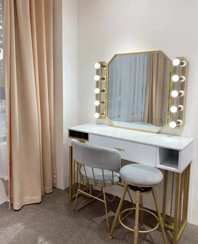 สตูดิโอถ่ายภาพ โต๊ะเครื่องแป้ง - Beauty And Makeup Studio บทวิจารณ์และราคา