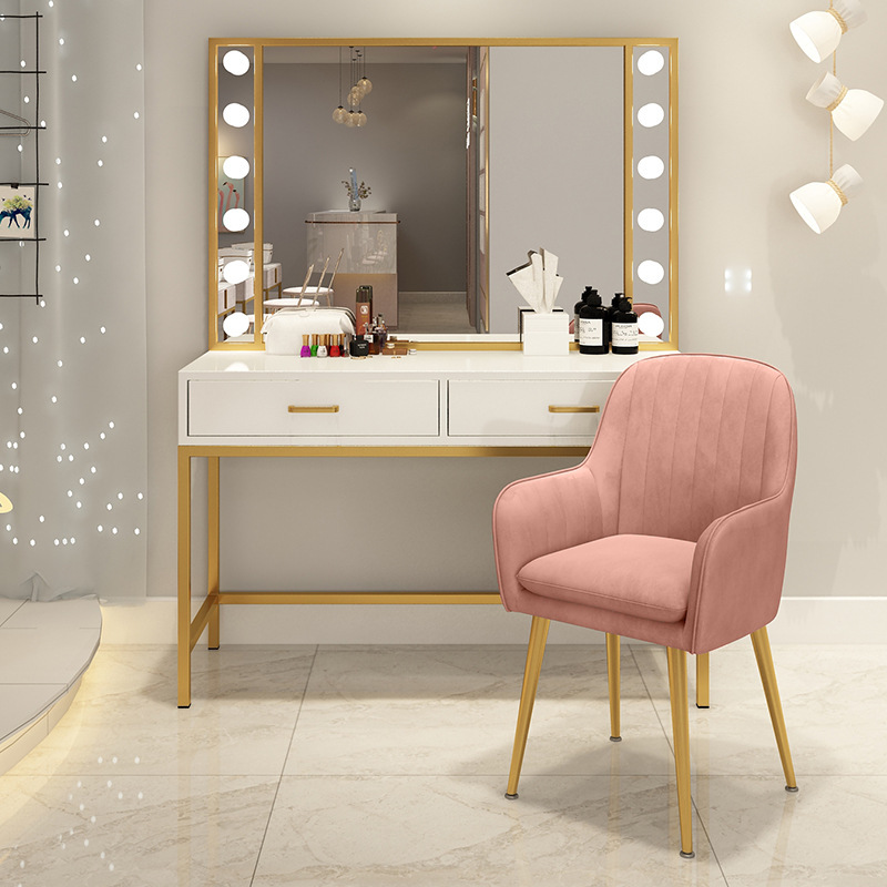 โต๊ะแต่งหน้า สตูดิโอถ่ายภาพ โต - Beauty And Makeup Studio บทวิจารณ์และราคา
