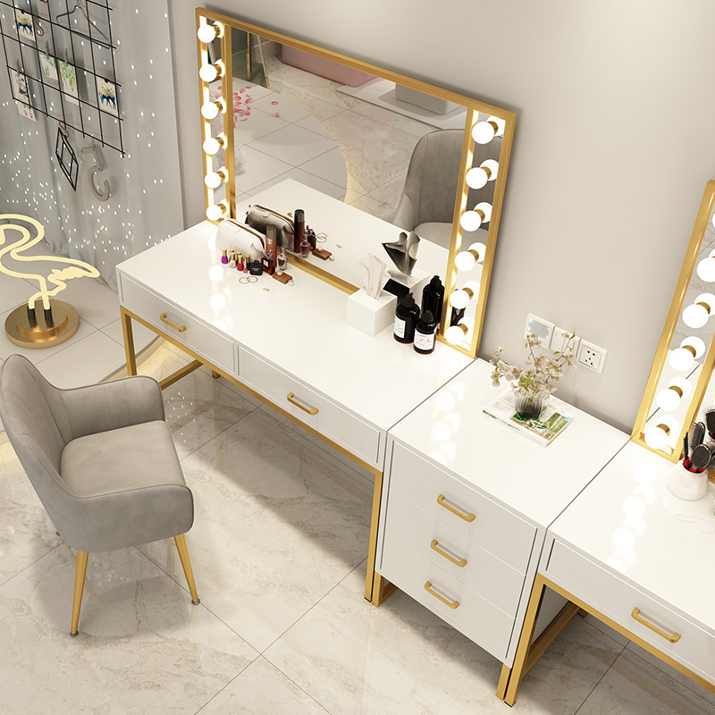 โต๊ะแต่งหน้า สตูดิโอถ่ายภาพ โต - Beauty And Makeup Studio บทวิจารณ์และราคา
