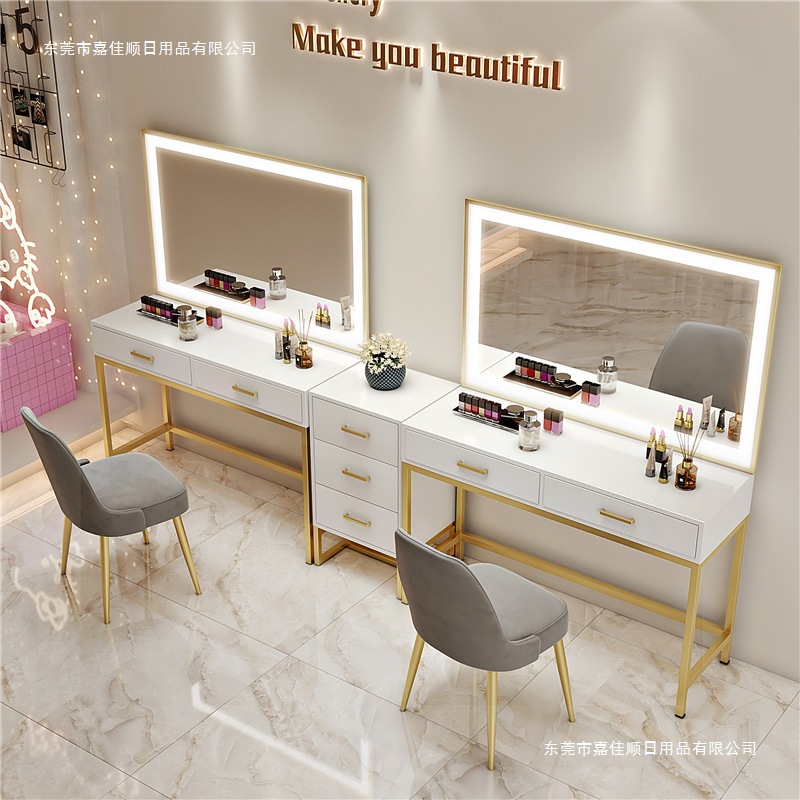 สตูดิโอช่างแต่งหน้าเพ้นท์เล็บม - Beauty And Makeup Studio บทวิจารณ์และราคา
