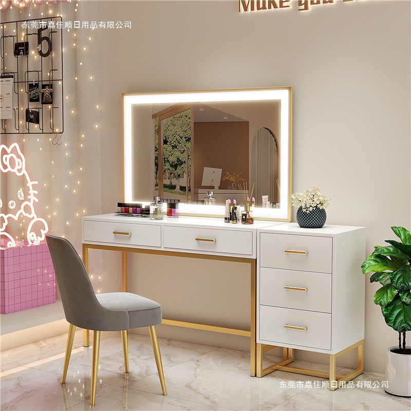 สตูดิโอช่างแต่งหน้าเพ้นท์เล็บม - Beauty And Makeup Studio บทวิจารณ์และราคา